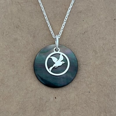 Collier et pendentif nacre grise et argent pour femme, Oiseau