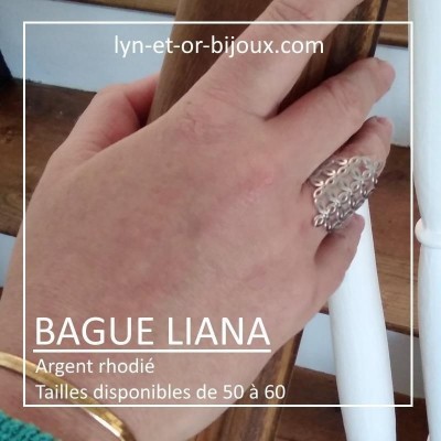Grosse bague pour femme en acier gris, motif floral - Lyn&Or Bijoux