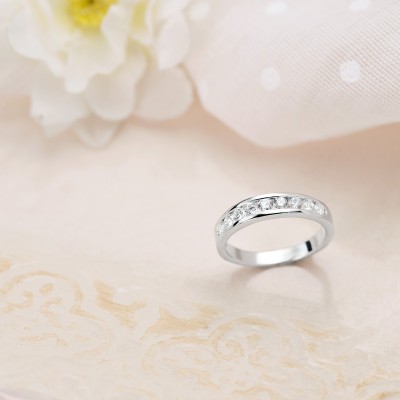Alliance or blanc pour femme, avec 8 diamants 0,50 carats - Séduction