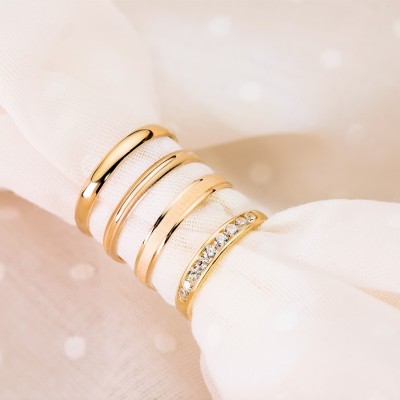 Alliance femme mariage, Or jaune, rangée de zircon