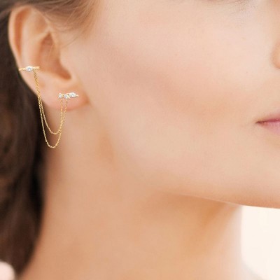porter un bague d'oreille avec chaines en plaqué or