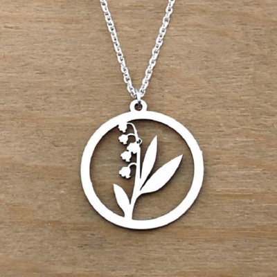 Collier en argent rhodié 925/1000 par CabaneTchanque, avec chaîne de 42 cm et médaillon muguet de 20 mm
