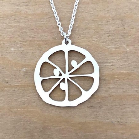 Collier en argent rhodié 925/1000 par CabaneTchanque, avec chaîne et médaillon rondelle de citron, idéal pour l'été