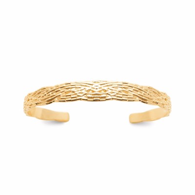 gros plan sur le bracelet jonc rigide ouvert en plaqué or jaune 18 carats, solia.