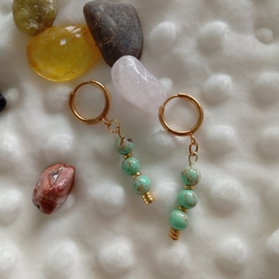 Boucles d'oreilles créoles dorées & perles turquoise verte - Laguna