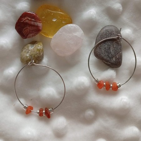 Créoles argentées en acier inoxydable & éclats d’agate rouge – Flamme