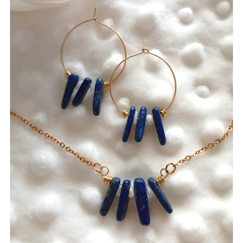 Parure Céleste – Collier doré & créoles lapis-lazuli et calcédoine blanche