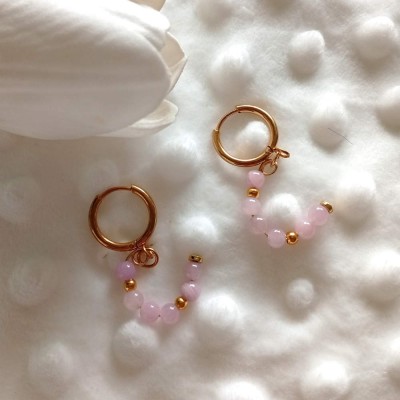 Boucles d’oreilles créoles dorées & pierres angelite – Harmonia