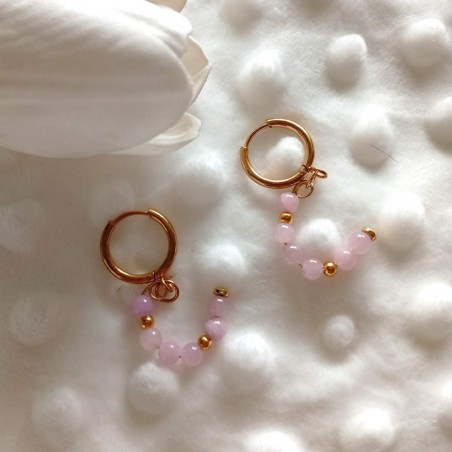 Boucles d’oreilles créoles dorées & pierres angelite – Harmonia Boucles d’oreilles créoles dorées & pierres angelite – Harmonia