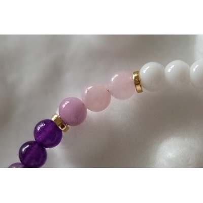 pierres rose, violette, blanche pierres rose, violette, blanche