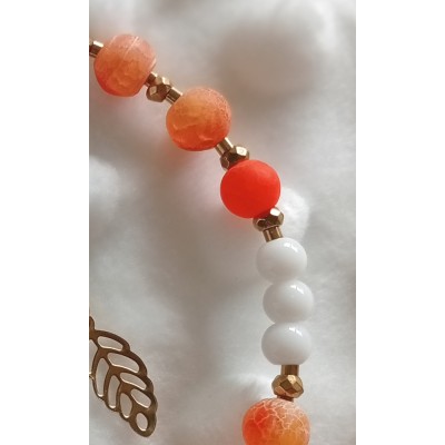 focusz sur perles agate craquelé et calcédoine, pierres naturelles en bijoux