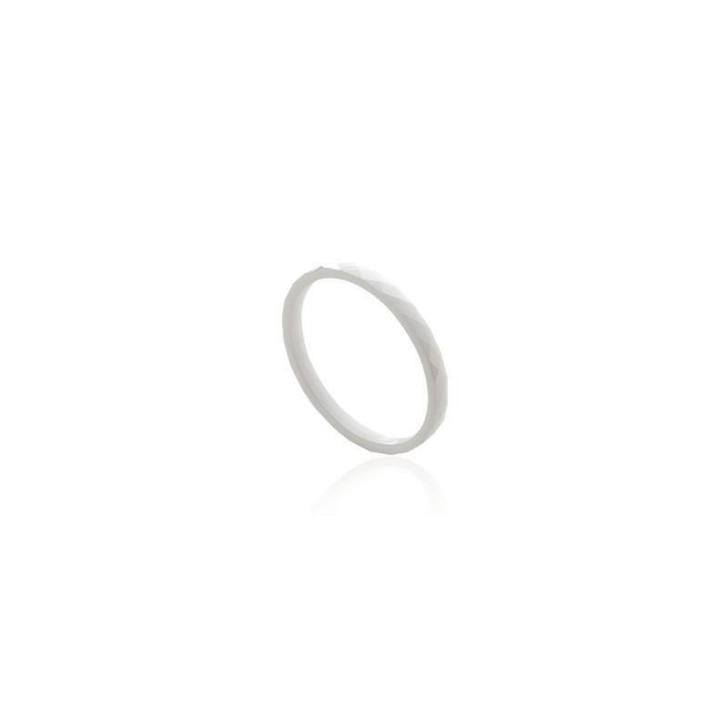 Bague céramique blanche pour femme, anneau facetté 2 mm, Tina - Lyn&Or Bijoux